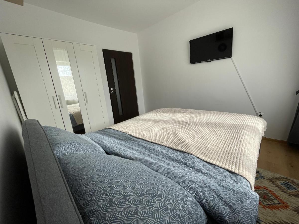 Apartament Cina Husi エクステリア 写真