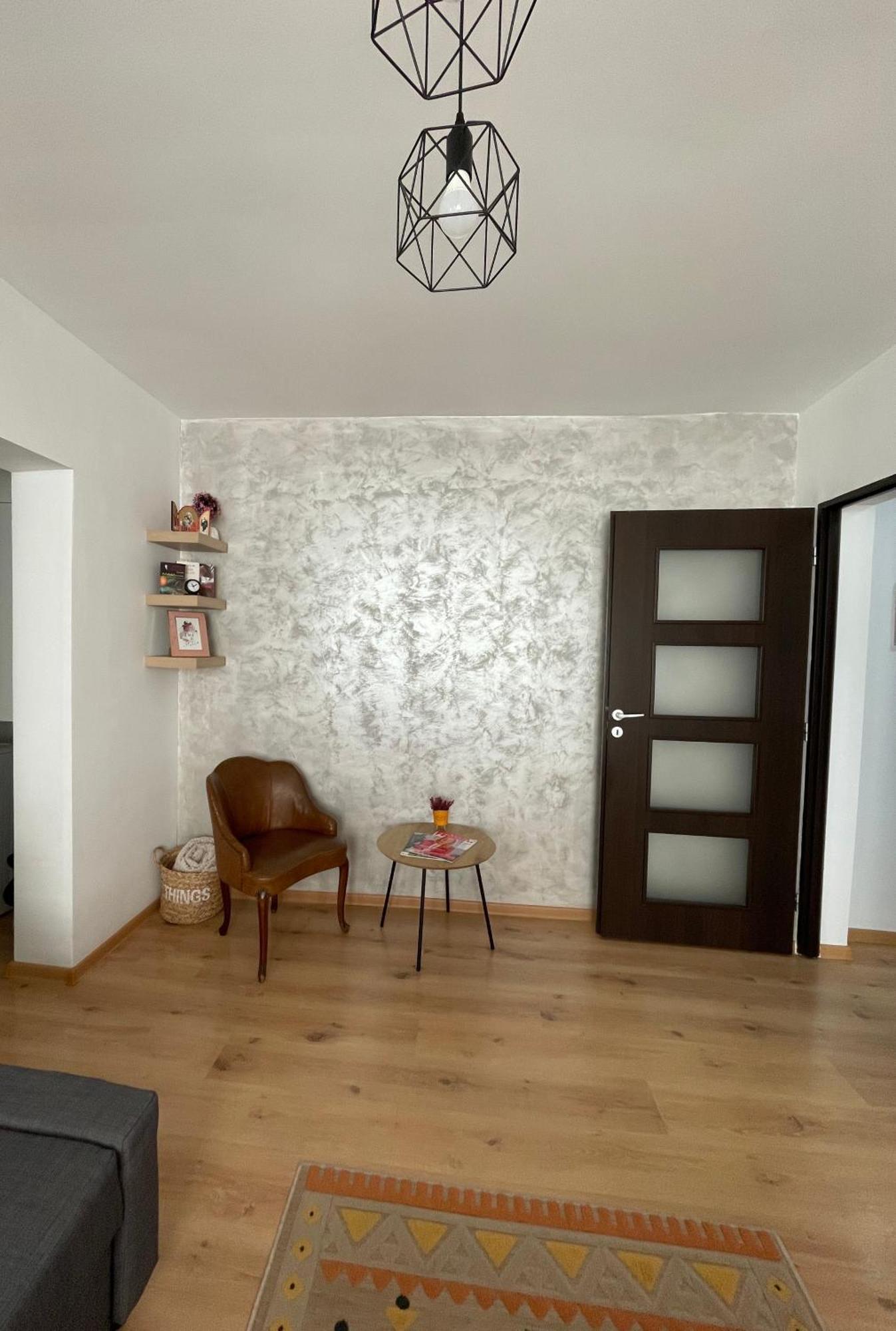 Apartament Cina Husi エクステリア 写真